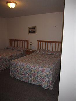 Log Cabin Motel Penticton Ngoại thất bức ảnh